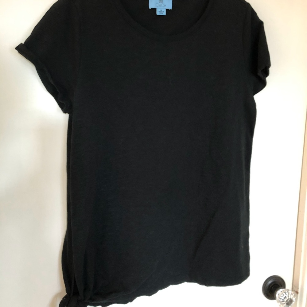CeCe black side knotted t-shirt